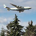 Lądowanie Antonova Mriya - największego samolotu transportowego na Świecie.