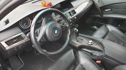 BMWklub.pl • Zobacz temat E61 cyfrowa zmieniarka