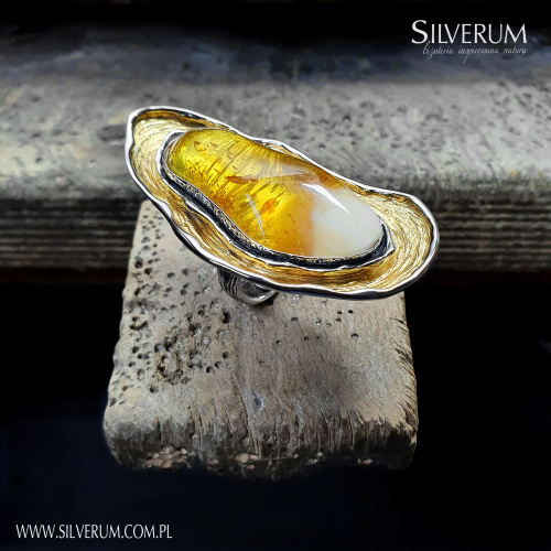 Bursztyn pierścionek artystyczny - www.silverum.com.pl #artystyczna #biżuteria #bursztyn #srebro