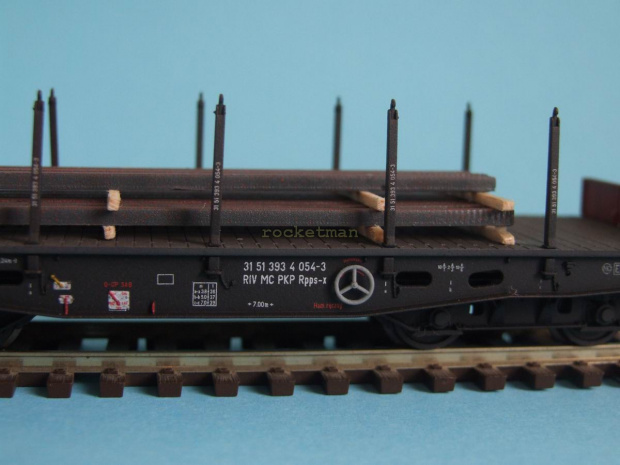 Spatynowany wagon platforma typu 401Z kolei PKP wraz z dorobionym ładunkiem. Skala 1:87 #PKP #41Z #patyna #rocketman