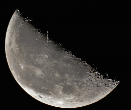 Zdjęcie wykonane przez teleskop SkyMax 127 lustrzanką Pentax KP. #teleskop #SkyMax127 #Mak127 #Pentax #astrofotografia #Moon #Księżyc #Astro #astrofoto #luna #satelita #kosmos #kratery