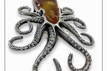 ośmiornica ogromny wisior srebrny - www.silverum.com.pl #ośmiornica #wisior #bursztyn #biżuteria #artystyczna